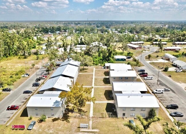 Palm Court Apartments - Palm Court Apartments