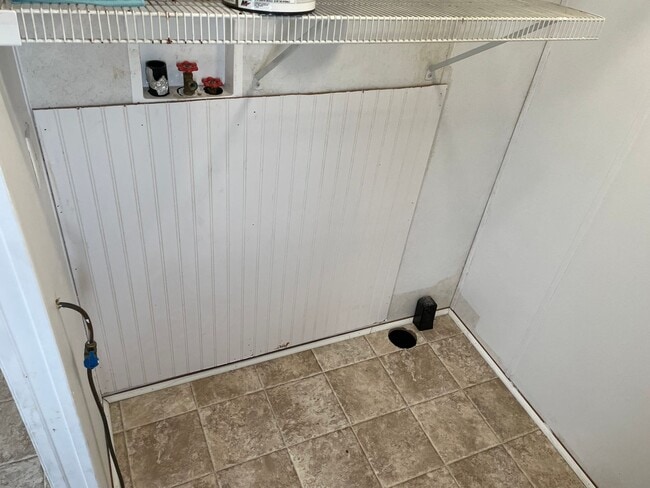 Photo - University 84