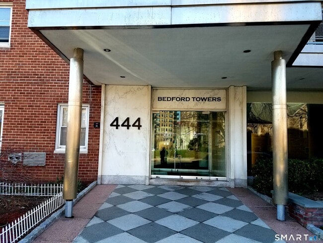 Building Photo - 444 Bedford St Unit 7C
