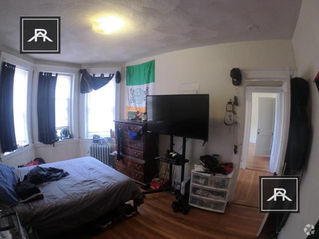 Building Photo - 3 bedroom in Brookline MA 02446 Unit 3 Rental