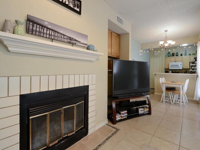 Photo - 3001 Cedar St Unidad 117