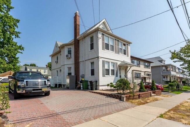 Photo - 172 Hamilton Ave