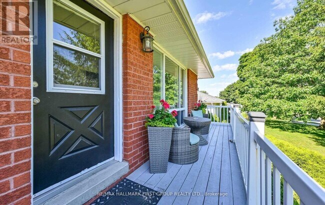 Photo - 311 Frederick St