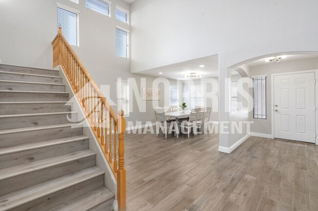 Photo - Beautiful Large Furnished Home w/A Pool