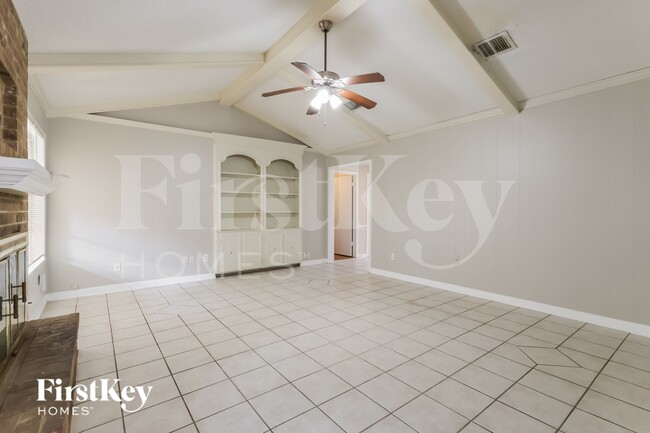 Photo - 222 Magic Oaks Dr