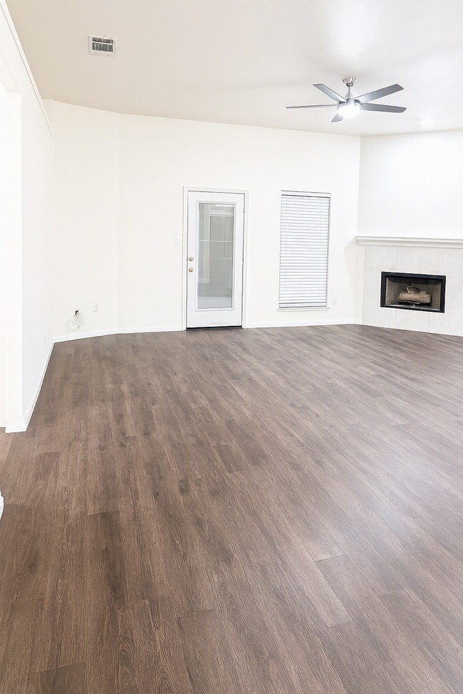 Photo - 534 Meadow Ln