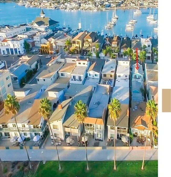 915 E Balboa Blvd Unit "C" Upstairs