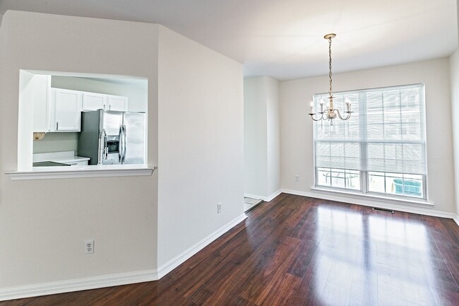 Photo - Exceptionally Nice 3 BR 2.5 BA Townhome in River Walk