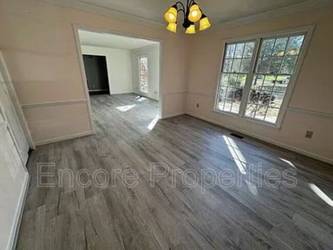 Photo - 2102 Oakcrest Ct