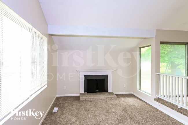 Photo - 3710 Woodman Dr
