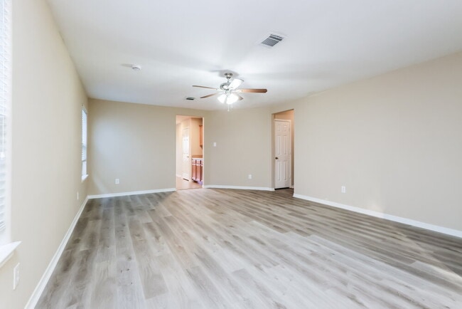 Photo - 21639 Kingston Terrace Ln