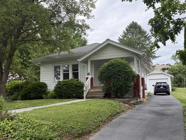 Photo - 517 E Linn St