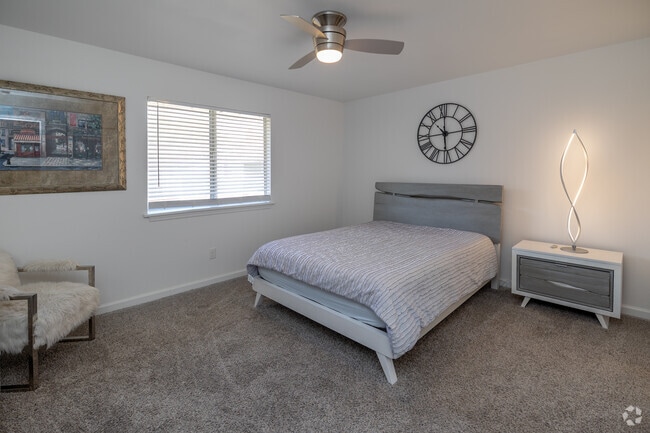 2BR, 1.5BA-940SF-Bedroom