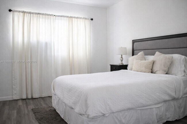 Photo - 6250 NW Miami Pl Unidad 2