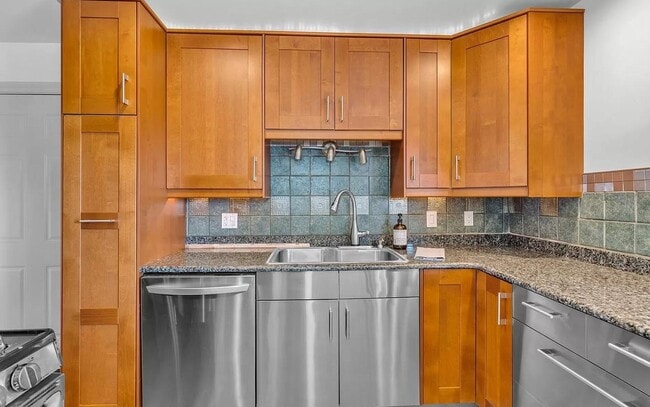 Photo - Beautiful Lakewood ranch-style home near Jackson Park