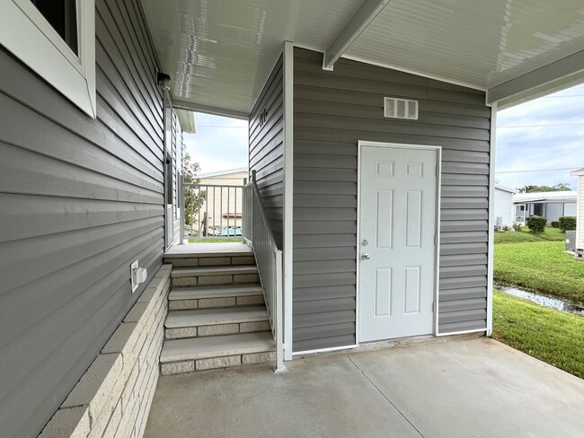 Photo - 17100 Tamiami Trl