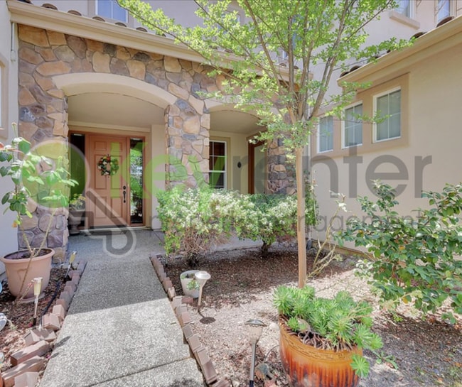 Photo - 208 Otter Glen Ct House