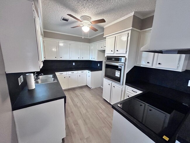 Building Photo - 4802 24th St E