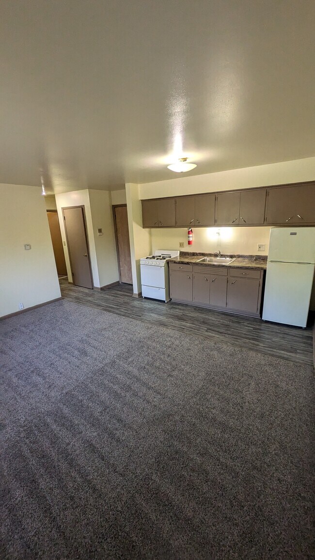 Photo - 750 N 34th St