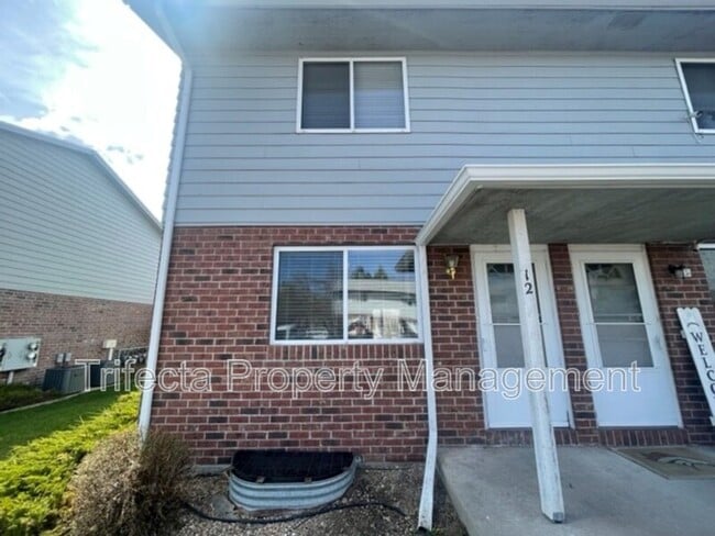 Building Photo - 2121 35th Ave