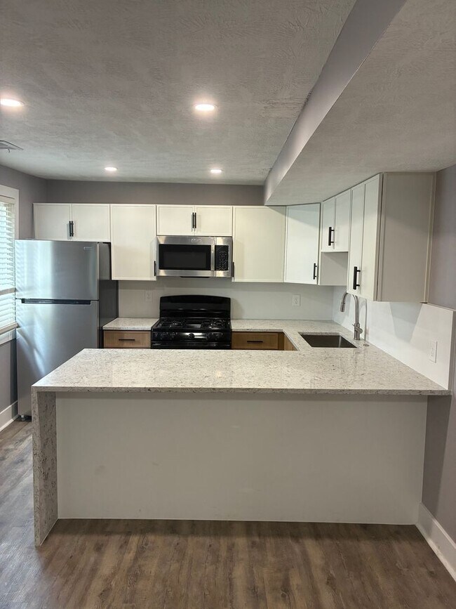 Photo - 352-354 Ermine Way Unit 354 Ermine