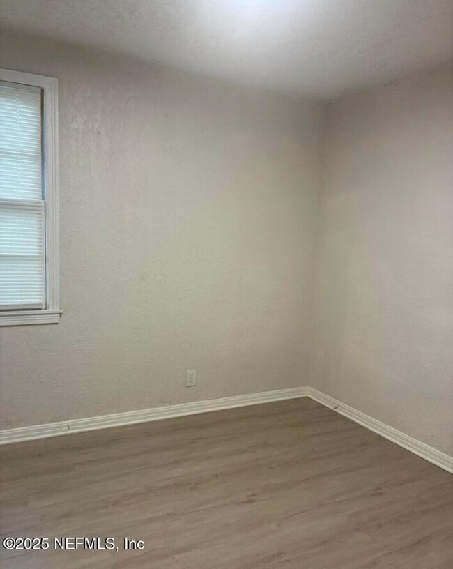 Photo - 981 McTyre Ct