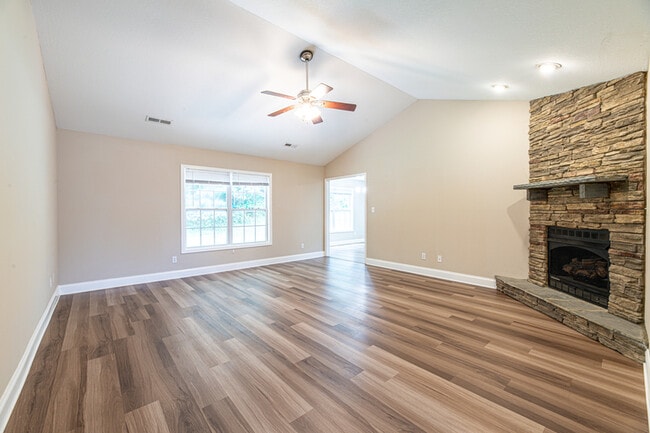Photo - 637 Marston Ln
