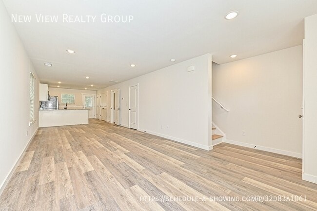 512 12th Ave NE