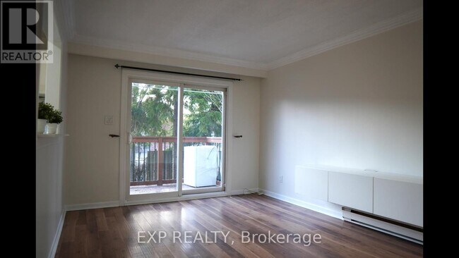 Photo - 2 White Abbey Park