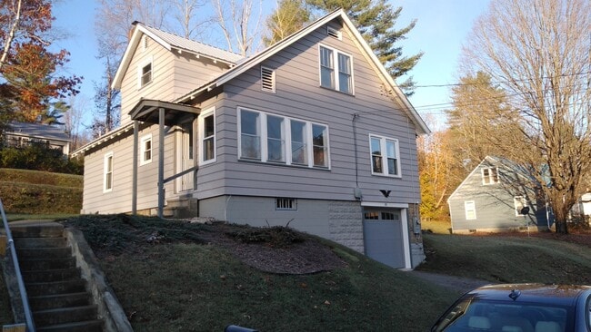 28 Bailey St Unidad Downstairs Unit