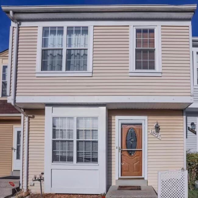 Beautiful Townhome Near Gunner's Lake in G... - Beautiful Townhome Near Gunner's Lake in G...