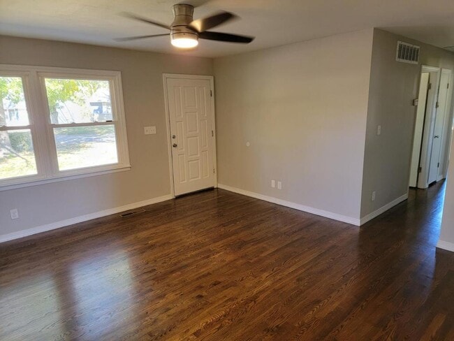 Photo - 5105 NE 44th St