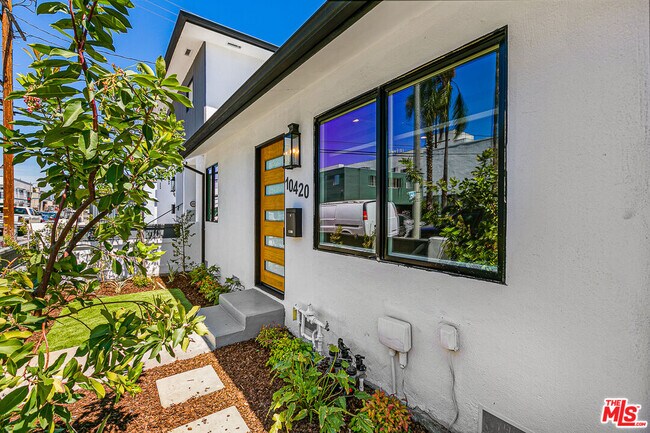 Photo - 10420 Regent St Unidad 10420 Rental