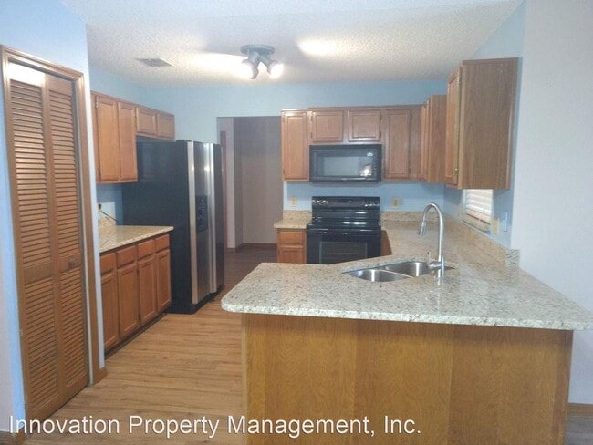 Photo - 3 br, 2 bath House - 1098 W Seagate Dr