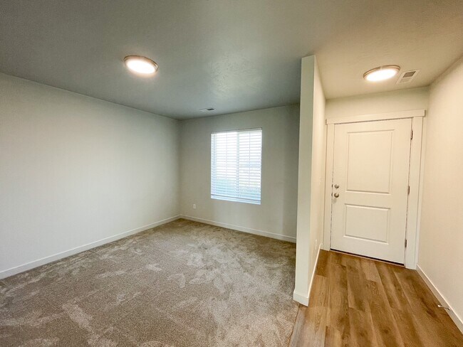 Photo - 16891 N Lowerfield Loop