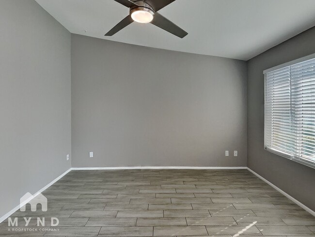 Photo - 1014 W Malibu Dr