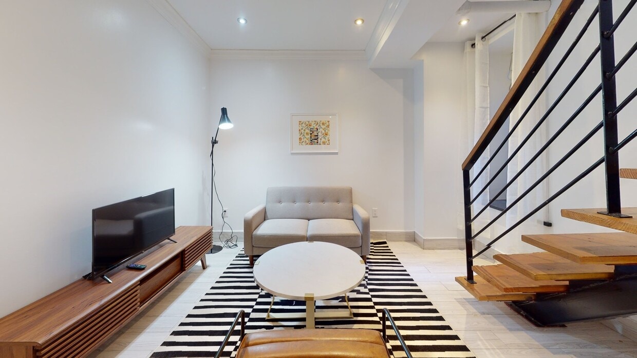 Photo - Private bedroom in 4 bed/2 bath Home
