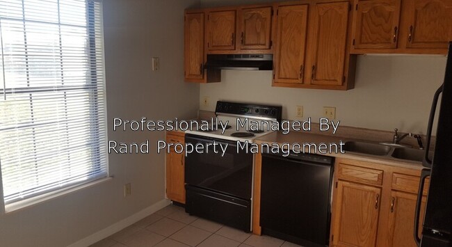 Photo - 411 Sharp Ln NE