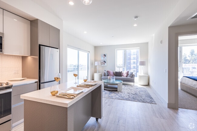 1BR, 1BA - 686SF Entrance