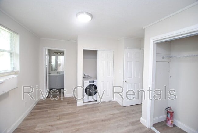 Photo - 2975 Dellwood Ave