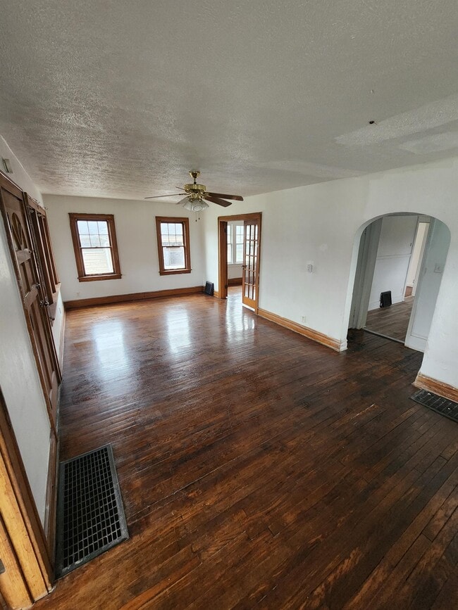 Photo - 2530 Bonds Ave