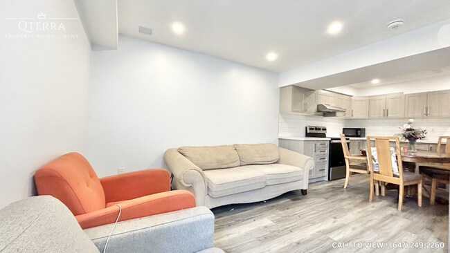 Photo - 442 Rivertrail Av