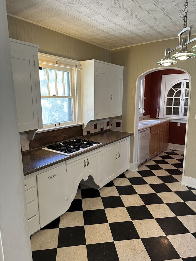 Photo - 11 15th St N