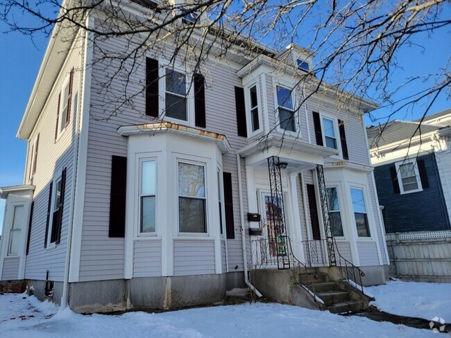 Building Photo - 34 Locust St Unit #2 Rental