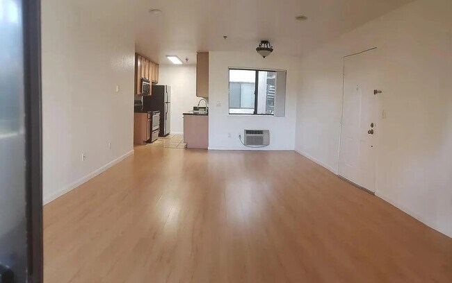 Living & Kitchen - 880 E Fremont Ave Unit 614