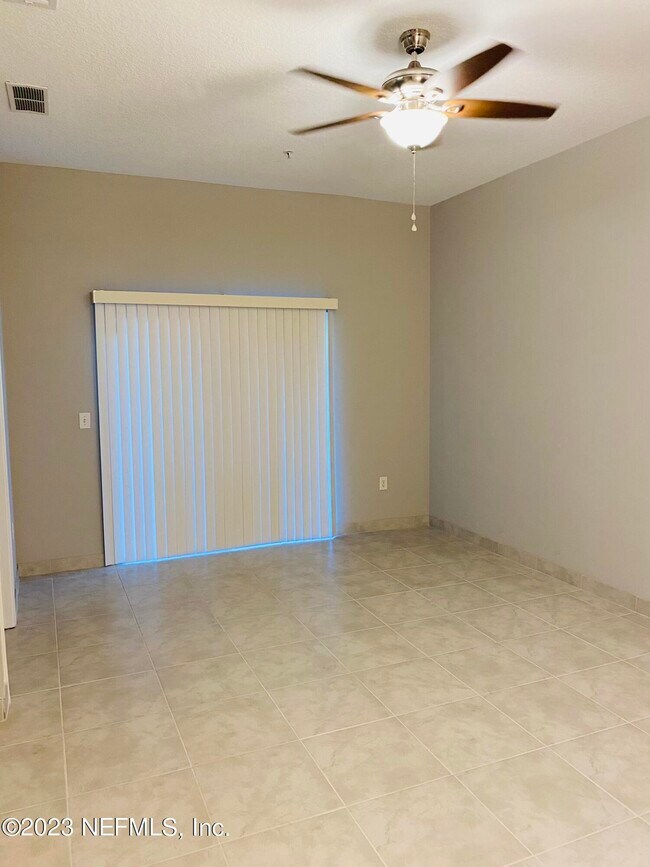 Photo - 9505 Armelle Way Unidad 3