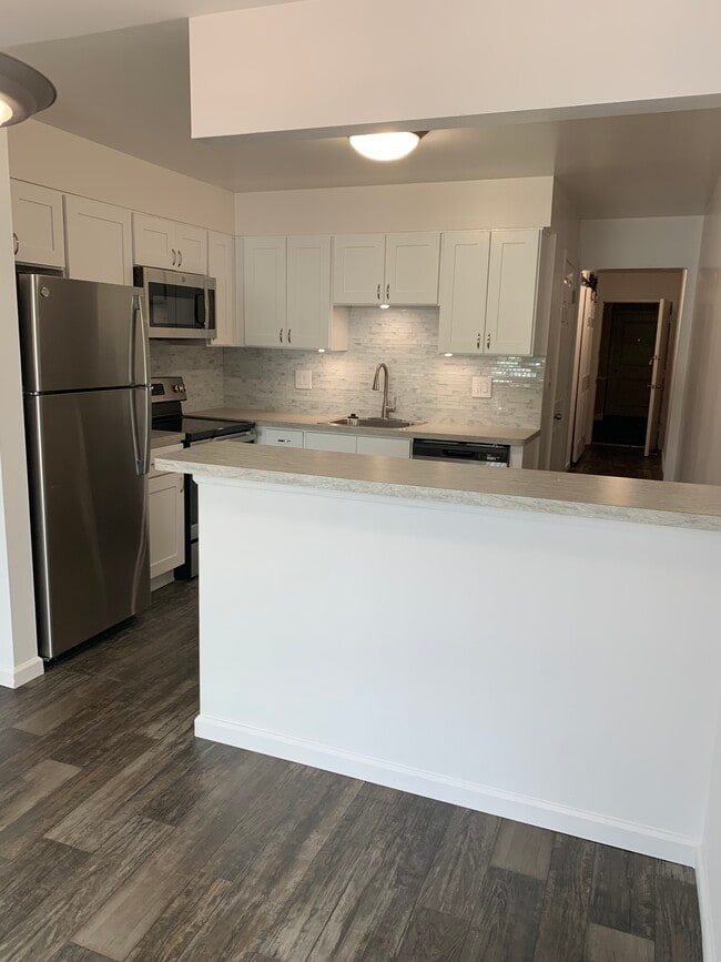 Photo - Whethersfield Apartments