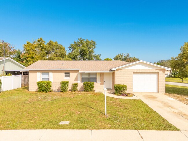 Photo - 3 Bedroom, 2 Bath Home in Ormond Beach – L...