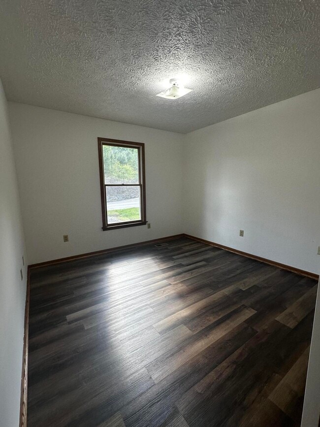 Photo - 106 Sharon Dr