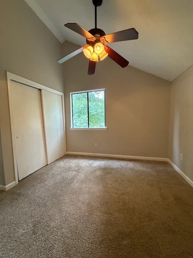Photo - 3 Bed 2.5 bath in Stone Mountain!